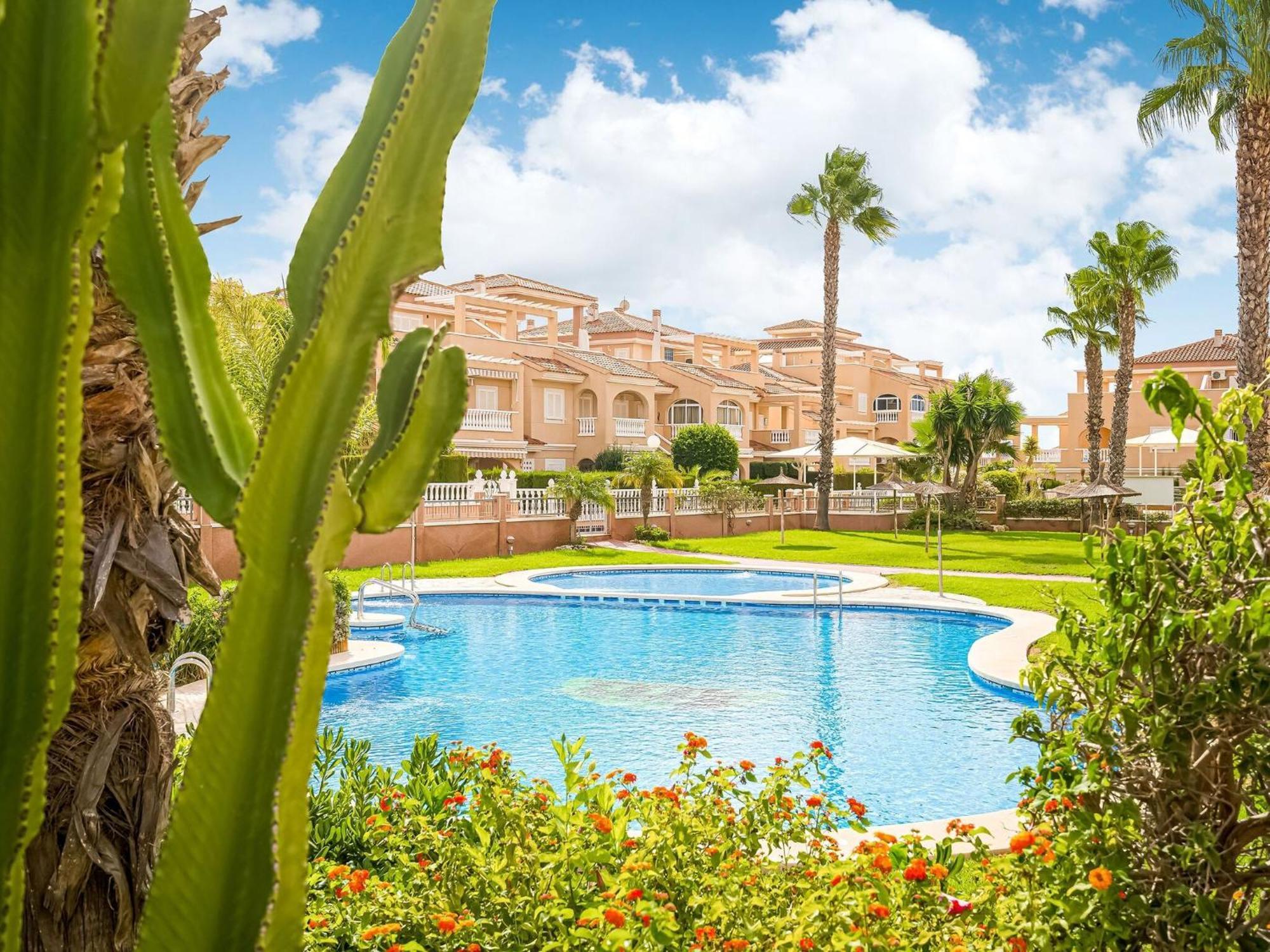 Belvilla By Oyo Lovely Bungalow With Swimming Pool Orihuela Zewnętrze zdjęcie